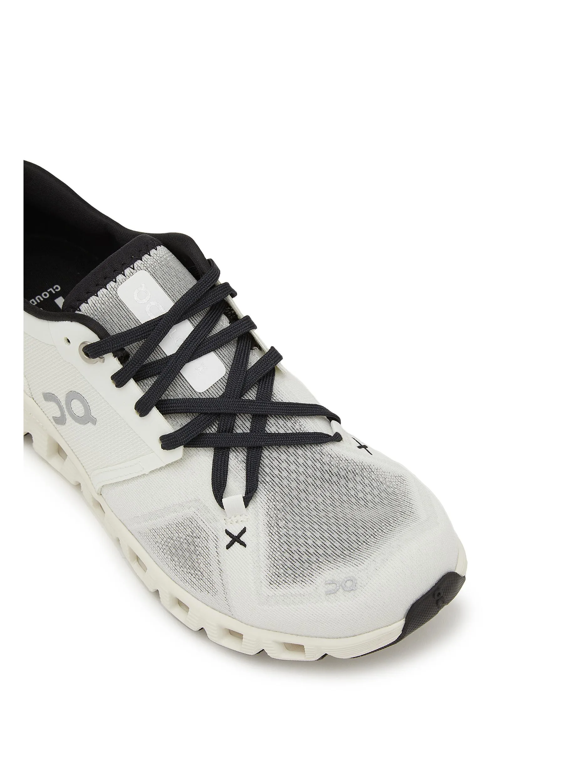 -----------ON  ---- ------------ ----Cloud X3 Low Top Lace Up Sneakers --