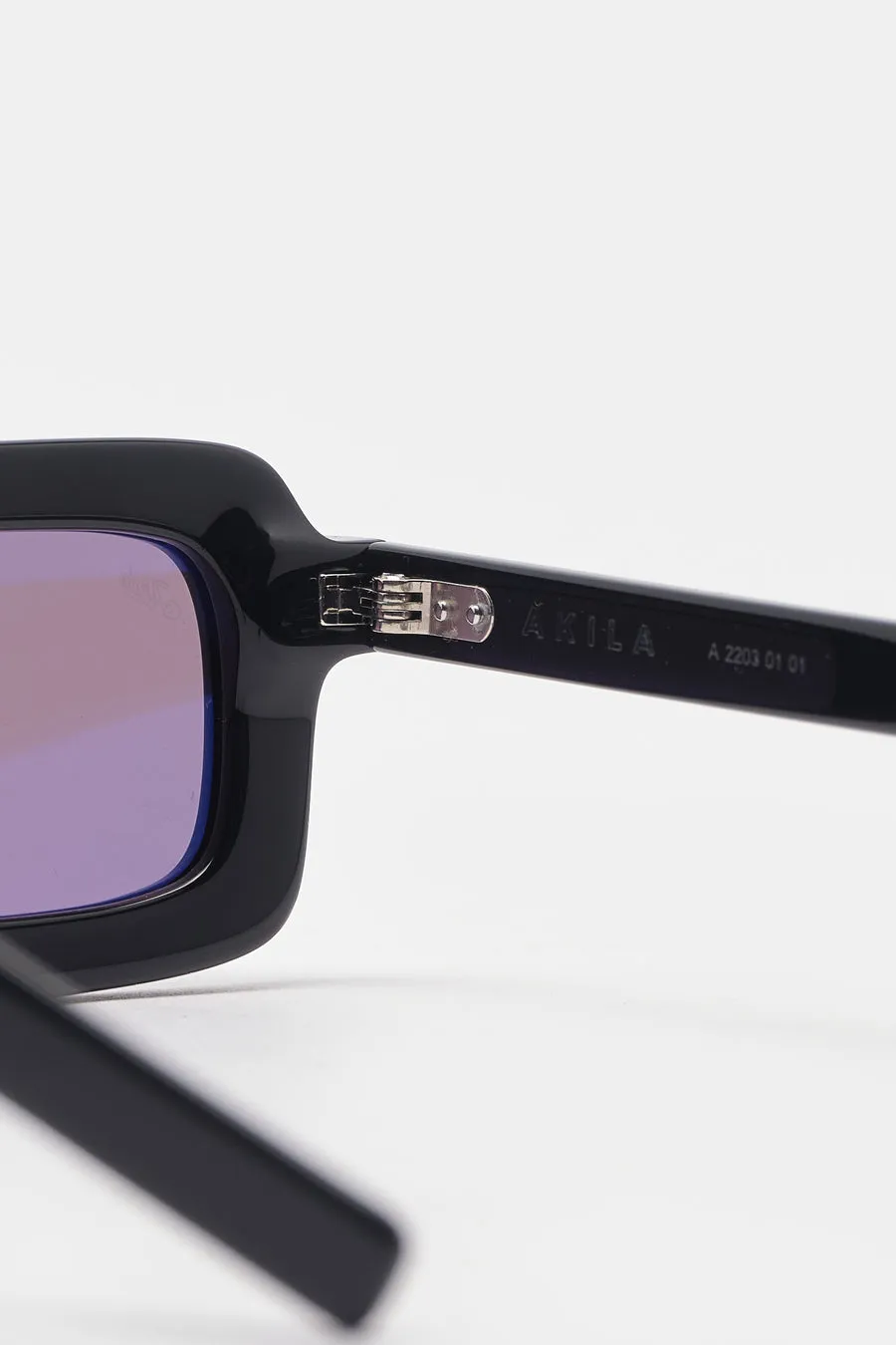 Akila Eos Sunglasses in Black