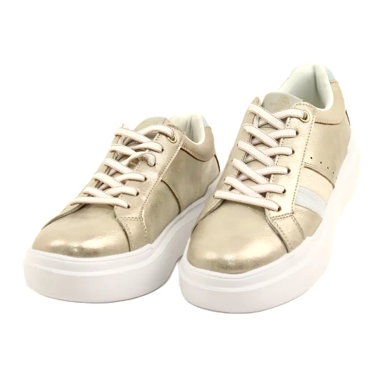 American Club RH68 / 22 Sports sneakers with a thick sole golden