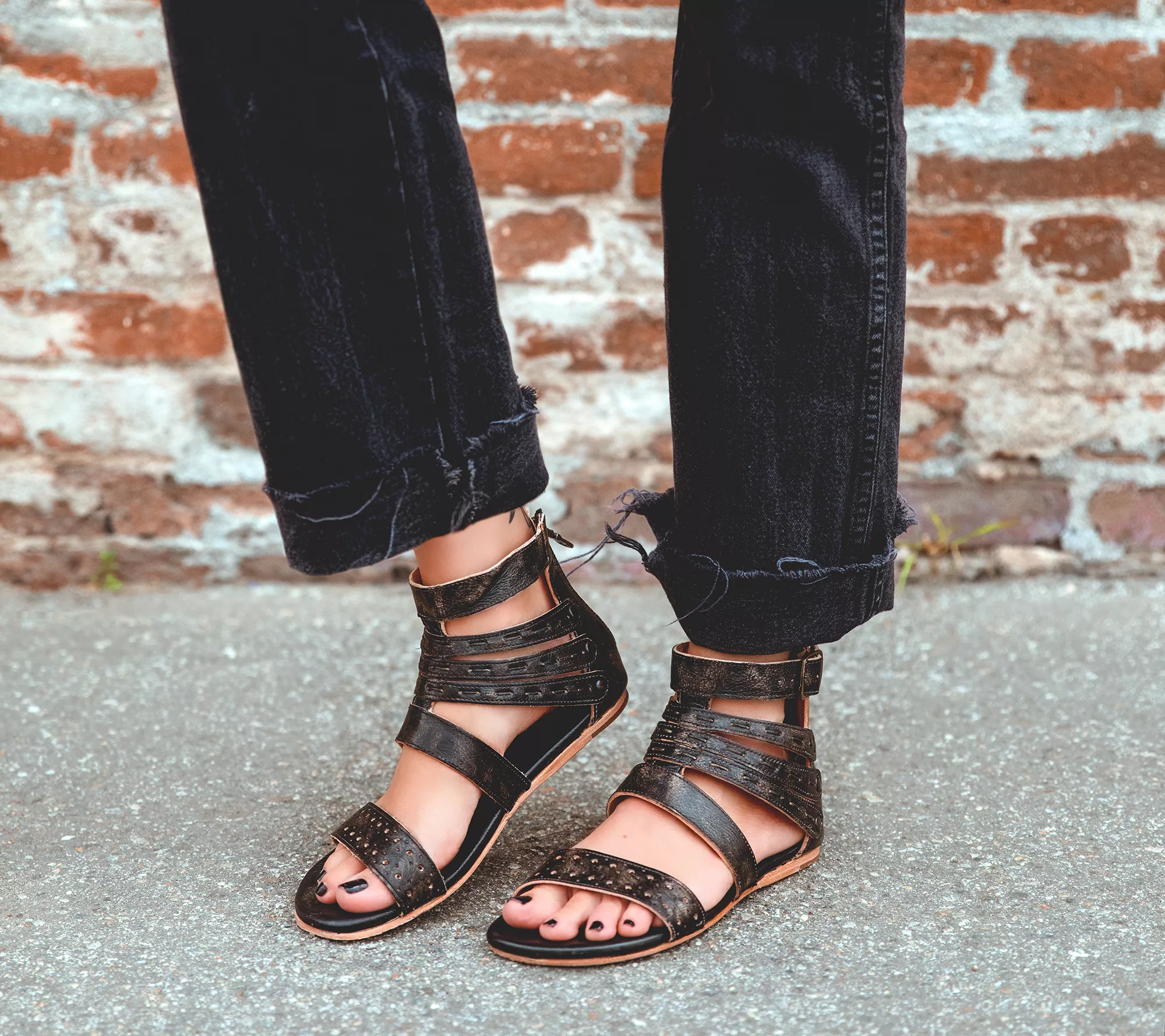 BED STU Strappy Leather Back-Zip Sandals - Artemis