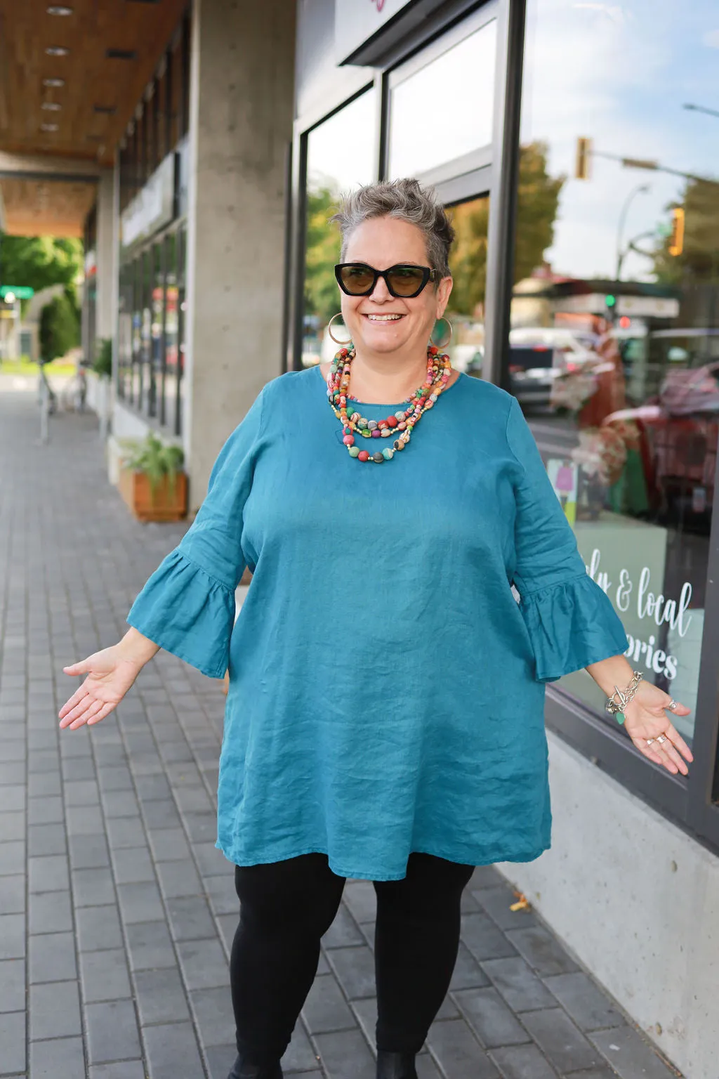 Bodacious Loverly Linen Tulip Sleeve Tunic