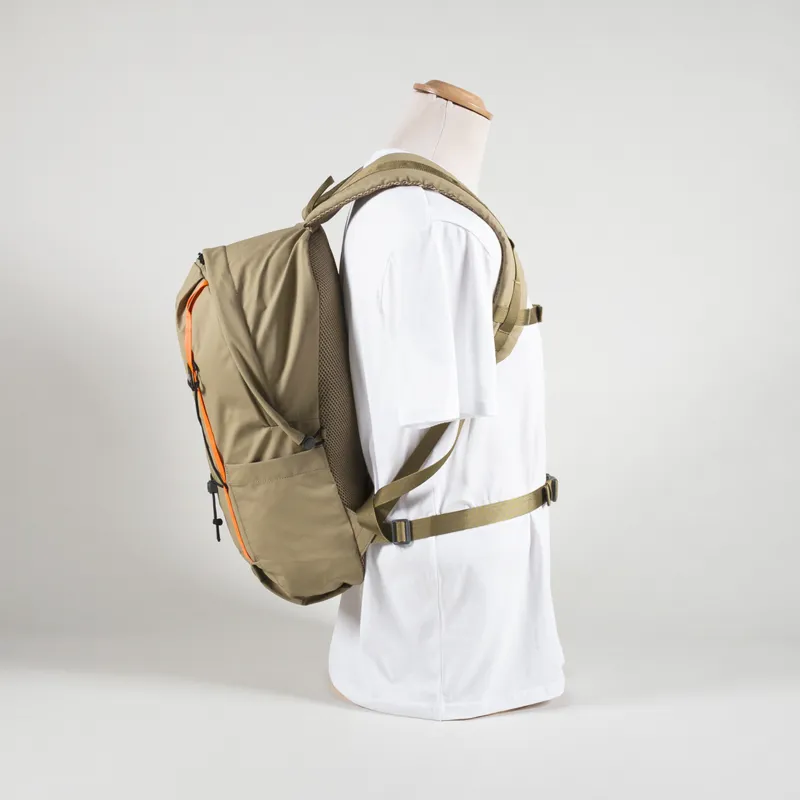 Elliker Kiln Hooded Zip Top Backpack 22L Sand