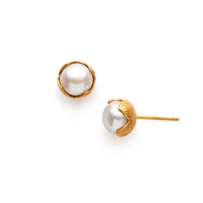 Penelope Gold Pearl - Small Stud Earrings by Julie Vos