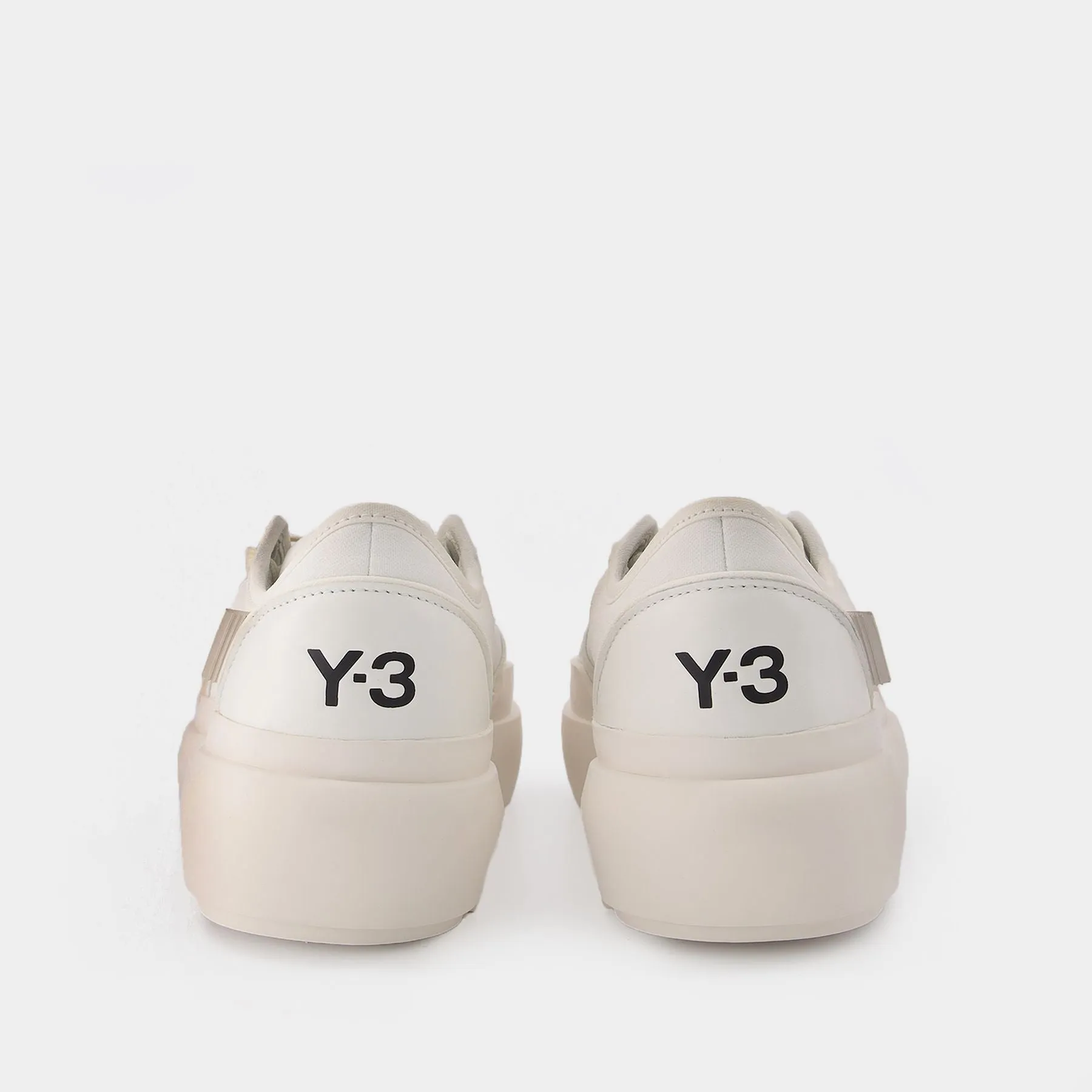 Y-3  Y-3 Ajatu Court Low Sneakers in White